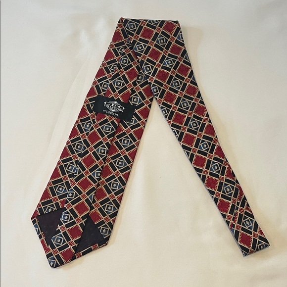 CEO Collection by Damon Red and Blue Geometric Tie - Picture 2 of 2
